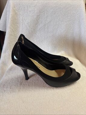 Ellen Tracy Black Open-Toe Pumps